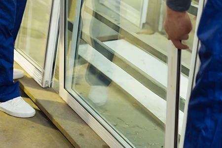 Commercial Glass Repair Technician in Oakland Park, FL